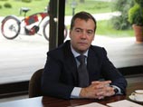 Дмитрий Медведев призвал партийцев не преувеличивать значение того, что обсуждают в Сети