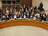 Пан Ги Мун указал на необходимость сохранить "гибкое присутствие" в Сирии, которое позволит ООН "непредвзято оценивать обстановку на местах", что в конечном счете поможет "более эффективно владеть ситуацией" Пан Ги Мун указал на необходимость сохранить "гибкое присутствие" в Сирии, которое позволит ООН "непредвзято оценивать обстановку на местах", что в конечном счете поможет "более эффективно владеть ситуацией"