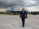 В юбилей ВВС Путин заявил о радужных перспективах, а экс-главком сравнил новейший истребитель с уткой