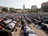 На праздник Ураза-байрам в Москве откроют дополнительные площадки для молитвы мусульман На праздник Ураза-байрам в Москве откроют дополнительные площадки для молитвы мусульман