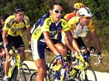 Испанец Анхель Касеро сменил сине-желтую форму команды"Фестина" на желтую майку лидера