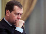 Оказалось, что назначение произошло в обход и без ведома премьера Дмитрия Медведева, который, как указывают юристы, по правилам должен был утвердить соответствующую директиву Оказалось, что назначение произошло в обход и без ведома премьера Дмитрия Медведева, который, как указывают юристы, по правилам должен был утвердить соответствующую директиву