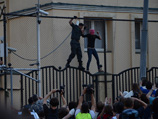 Преследуя сторонницу Pussy Riot, полиция "попала в Турцию" (ФОТО, ВИДЕО)