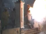 Обошлось без пожаров. В этот день жители города Набаха развлекаются тем, что кидают друг в друга горящие шары из старых тряпок Обошлось без пожаров. В этот день жители города Набаха развлекаются тем, что кидают друг в друга горящие шары из старых тряпок