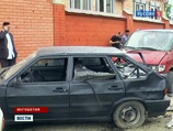 У домовладения, где проходили похороны, в момент, когда полицейские заходили во двор, произошел мощный взрыв У домовладения, где проходили похороны, в момент, когда полицейские заходили во двор, произошел мощный взрыв