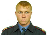 Героизм проявил 28-летний полицейский-водитель отделения охранно-конвойной службы Воловского ОВД Дмитрий Коровкин