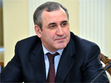 "Это недопустимая ситуация", - заявил секретарь Генсовета партии власти Сергей Неверов. Он особо отметил, что "одновременная приостановка деятельности политсовета и отстранение секретаря - это первый случай в истории партии" "Это недопустимая ситуация", - заявил секретарь Генсовета партии власти Сергей Неверов. Он особо отметил, что "одновременная приостановка деятельности политсовета и отстранение секретаря - это первый случай в истории партии"
