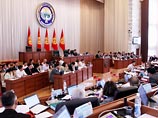 В Киргизии развалилась правящая коалиция в парламенте, объявил ее руководитель, представитель фракции "Республика" Канатбек Исаев