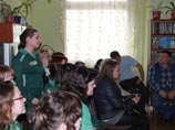 "МК": участницы Pussy Riot сидят с комфортом - к их услугам салон красоты и тюремный ресторан "МК": участницы Pussy Riot сидят с комфортом - к их услугам салон красоты и тюремный ресторан
