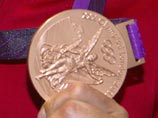 Молодой человек сообщил о том, что ночью 25 августа в его дом, расположенный в микрорайоне Клязьма-Старбеево, проникли неизвестные и похитили бронзовую медаль XXX Олимпийских игр в Лондоне