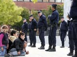 Французская полиция идет поперек обещаний Олланда: разгоняет цыганские таборы Французская полиция идет поперек обещаний Олланда: разгоняет цыганские таборы