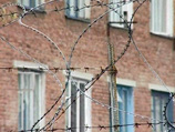 Родственники заключенных пояснили, что насилие продолжилось и на территории прогулочного двора Родственники заключенных пояснили, что насилие продолжилось и на территории прогулочного двора
