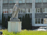 Липецкие коммунисты не оценили изукрашенного Ленина "в балаклаве", посчитав его провокацией Липецкие коммунисты не оценили изукрашенного Ленина "в балаклаве", посчитав его провокацией