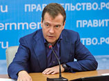 Премьер-министр РФ Дмитрий Медведев в ходе визита в Саратовскую область не смог посетить одно из местных аграрных производств из-за размытых дорог