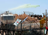 Израиль будет разгонять палестинцев вонючей смесью "Скунс"