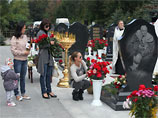 В Ярославле 20 тысяч человек вышли на "Марш тишины" в память о погибших хоккеистах "Локомотива"