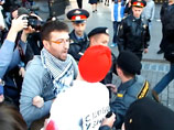 В полиции подтвердили факт задержания скованных цепями активистов на Манежной площади, и сообщили, что информация об избиении проверяется