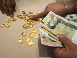 Иранская валюта продолжает обесцениваться, курс доллара таинственно исчез из интернета и SMS