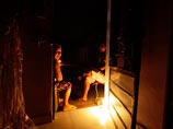 Половина Кубы, в том числе столица островного государства Гавана, в ночь на понедельник осталась без электричества, сообщает "Газета.ru". По некоторым данным, пострадал и ряд городов в центре страны, включая популярный туристический курорт Варадеро