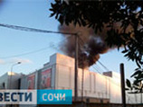 В Центральном районе Сочи тушат пожар в торговом центре "МореМолл", который должны были открыть в конце сентября
