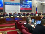 Впрочем, российскую избирательную систему Чуров расхваливает при каждом удобном случае Впрочем, российскую избирательную систему Чуров расхваливает при каждом удобном случае