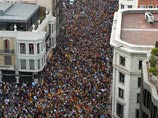 Огромная манифестация в поддержку независимости Каталонии от Испании состоялась в Барселоне, передает "Интерфакс" со ссылкой на испанскую газету El Mundo