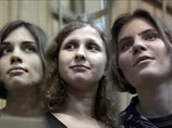 Превозмогая тошноту, Медведев высказался за условное наказание Pussy Riot Превозмогая тошноту, Медведев высказался за условное наказание Pussy Riot