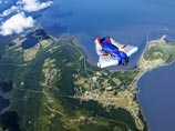 Экстремал Розов перелетел через Татарский пролив Экстремал Розов перелетел через Татарский пролив