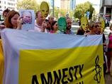 Защитники Pussy Riot с шариками осадили российское представительство в Брюсселе Защитники Pussy Riot с шариками осадили российское представительство в Брюсселе