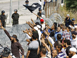 В пятницу сотни разгневанных содержанием антиисламского фильма тунисцев предприняли попытку штурма посольства США в Тунисе