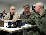 Владимир Путин в своем выступлении подтвердил, что власти страны продолжат курс на укрепление обороноспособности, оснащение войск современной техникой, будут решать социальные проблемы военнослужащих