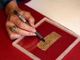 Текст на папирусе, переданном ученым неизвестным коллекционером, написан на древнеегипетском коптском языке