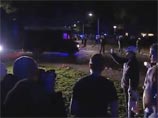 Статус "Public" привел к тому, что на мероприятие зарегистрировались тысячи человек, пожелавших поддержать флешмоб, а у ее дома вечером в пятницу собрались около 4000 человек Статус "Public" привел к тому, что на мероприятие зарегистрировались тысячи человек, пожелавших поддержать флешмоб, а у ее дома вечером в пятницу собрались около 4000 человек