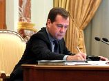 Pаконопроект, внесенный в парламент еще правительством Владимира Путина, лежал под сукном четыре года по распоряжения Дмитрия Медведева, но был реанимирован после "рокировки" Pаконопроект, внесенный в парламент еще правительством Владимира Путина, лежал под сукном четыре года по распоряжения Дмитрия Медведева, но был реанимирован после "рокировки"