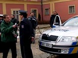 По данным чешской прокуратуры, подозреваемые в конце августа или начале сентября намеренно произвели высокотоксичную смесь метанола и этанола и передали ее дистрибьютору спиртных напитков, зная о том, что ядовитая смесь будет добавлена в алкогол По данным чешской прокуратуры, подозреваемые в конце августа или начале сентября намеренно произвели высокотоксичную смесь метанола и этанола и передали ее дистрибьютору спиртных напитков, зная о том, что ядовитая смесь будет добавлена в алкогол