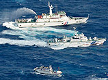 На пути у тайваньских судов встали японские сторожевики, которые применили мощные водометы. Тайваньские патрульные корабли также используют водяные пушки