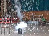Креативный профессор физики поставил опыт: что будет, если залить жидким азотом шарики для пинг-понга (ВИДЕО) Креативный профессор физики поставил опыт: что будет, если залить жидким азотом шарики для пинг-понга (ВИДЕО)