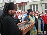 В Харькове паломничество к плащанице Богородицы, прибывшей из Иерусалима, сопровождалось давкой и руганью верующих