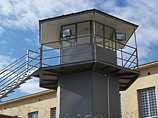 Главная прокуратура Грузии выявила факты издевательств над заключенными еще одной тюрьмы, задержав четырех сотрудников исправительного учреждения. Речь идет о работниках Кутаисской тюрьмы N16
