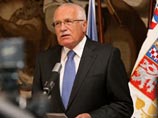 На президента Чехии совершено "покушение" с игрушечным пистолетом (ВИДЕО) На президента Чехии совершено "покушение" с игрушечным пистолетом (ВИДЕО)