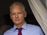 Создатель скандального сайта WikiLeaks австралиец Джулиан Ассанж продемонстрировал журналистам, в каких условиях он живет и работает в посольстве Эквадора в Лондоне, предоставившего ему убежище