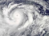 Тайфун "Джевалат", бушующий над Японией, приближается к Токио