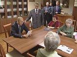 Президент поручил подумать о пенсиях еще раз и посоветовал Минфину "не жадничать" Президент поручил подумать о пенсиях еще раз и посоветовал Минфину "не жадничать"
