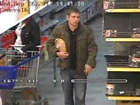 Убийца, днем 26 сентября в Киеве расстрелявший четверых охранников торгового центра после неудачной кражи, может оказаться связанным с российским неонацистским движением Убийца, днем 26 сентября в Киеве расстрелявший четверых охранников торгового центра после неудачной кражи, может оказаться связанным с российским неонацистским движением