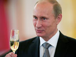 В целом десятилетие правления Путина оценивается обществом позитивно В целом десятилетие правления Путина оценивается обществом позитивно