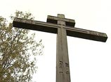 В Вологодской области бензопилой спилен поклонный крест, установленный на праздник Рождества Богородицы