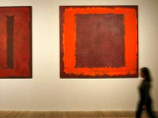 Британская полиция официально предъявила обвинение человеку, который два дня назад в лондонском музее Tate Modern испортил картину знаменитого американского художника-абстракциониста Марка Ротко, "расписавшись" на холсте