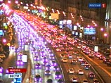 Третий вечер подряд Москва стоит в девятибалльной пробке Третий вечер подряд Москва стоит в девятибалльной пробке