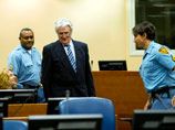 МТБЮ вменяет Радовану Караджичу преступления против человечности, однако сам экс-лидер боснийских сербов не признает себя виновным в геноциде и уверен, что служил своему народу