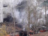 Пожар в нелегальном общежитии на юге Москвы: люди в панике прыгали из окон, есть жертвы (ВИДЕО) Пожар в нелегальном общежитии на юге Москвы: люди в панике прыгали из окон, есть жертвы (ВИДЕО)
